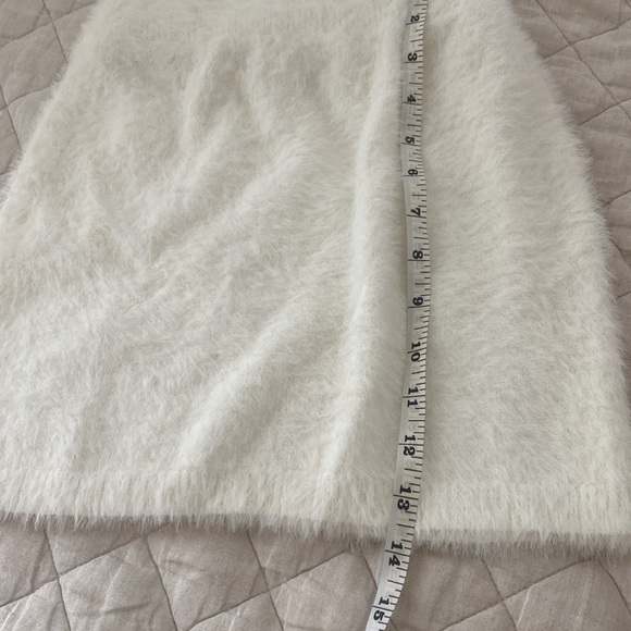 Alamour white mini skirt - Picture 6 of 6